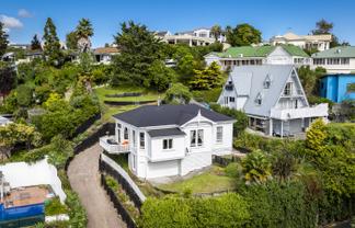 4 Fitzroy Road, Bluff Hill