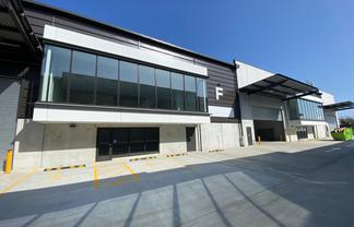 Modern & Functional Warehouse/Showroom