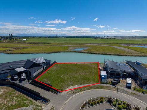 27 Bridgewater Quay, Huntingdon/Lake Hood