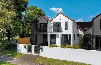 2/27 Kellaway Drive, East Tamaki