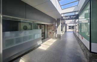 Suncourt Plaza retail space