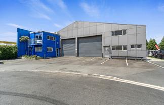 Brand exposure to SH1C with warehouse & yard