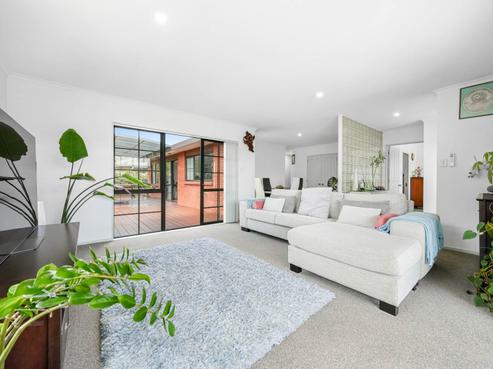 8 John Lister Close, Golflands