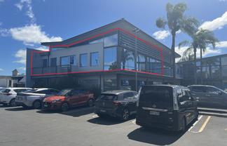 QUALITY FIRST FLOOR WITH LIFT ACCESS 
