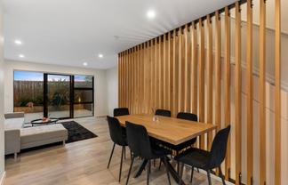 27 Ara Mara Hua, Henderson