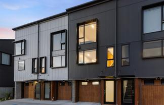 27 Ara Mara Hua, Henderson