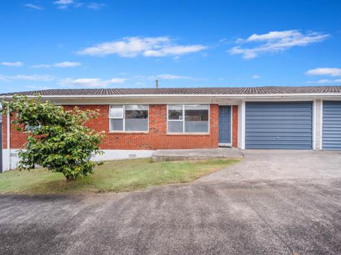 2/18 Buckley Road, Epsom