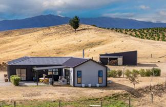 77 Leaning Rock Road, Alexandra