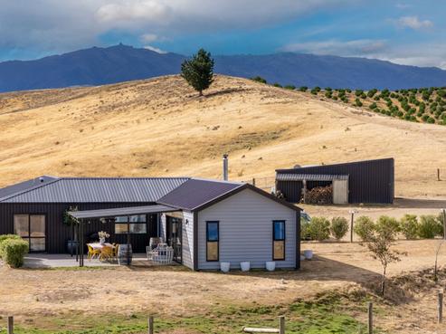 77 Leaning Rock Road, Alexandra