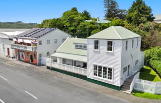 4 Russell Esplanade, Rawene