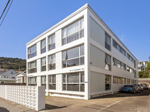 4/4 Queen Street, Mount Victoria
