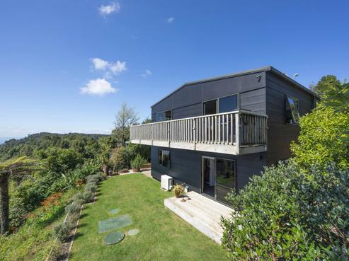 5 Brabant Road, Waiatarua