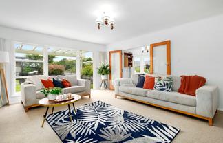 64 Larsen Crescent, Tawa