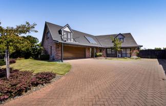 9 County Drive, Hawera