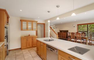 207 Jellicoe Lane, Thames