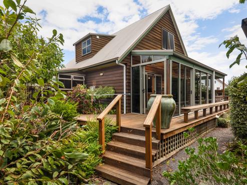 207 Jellicoe Lane, Thames