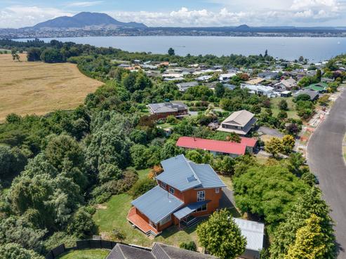 22 Reeves Road, Acacia Bay