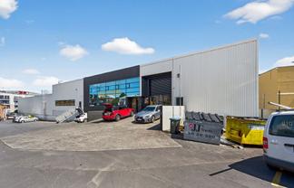Showroom, Warehouse and Office