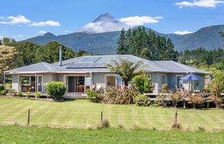 754 Plymouth Road, Oakura