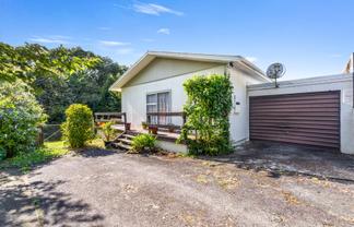 2/117J Seaview Road, Westown