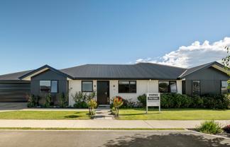 102 Oakley Avenue, Springlands