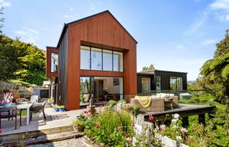 13b Renoir Avenue, Belmont