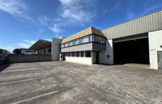 CBRE | Versatile Unit with Container Capability