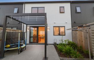 31 Nga Pona Toru Road, Flat Bush