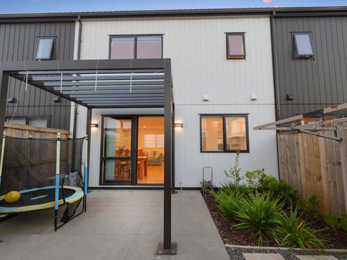 31 Nga Pona Toru Road, Flat Bush