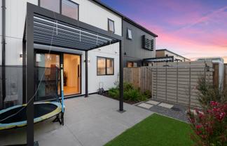 31 Nga Pona Toru Road, Flat Bush