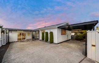 296A Triangle Road, Massey