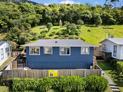 7 Westra View, Tawa