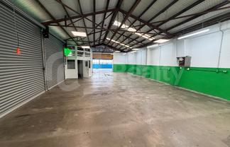 Central & Secure Showroom/Warehouse Opportunity