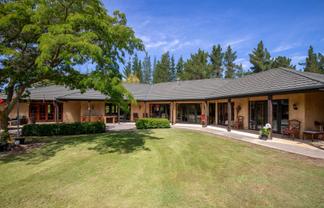120 Hillview Road, Alexandra