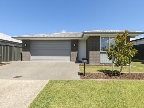 22 Tabraham Crescent, Pyes Pa
