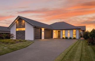 8 Picadilly Avenue, Casebrook