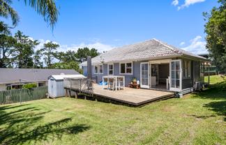 9/331 Royal Road, Massey