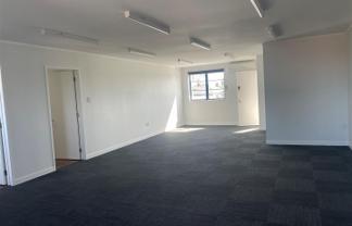 Versatile Central Consulting Space