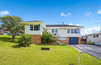 137 Tiroroa Avenue, Te Atatu South