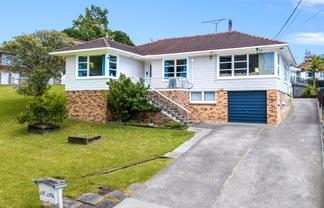 137 Tiroroa Avenue, Te Atatu South