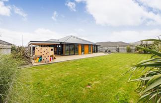 196 Pacific Drive, Fitzherbert