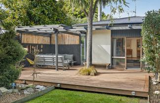 594 Harewood Road, Harewood