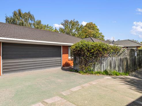 2/44 Division Street, Riccarton