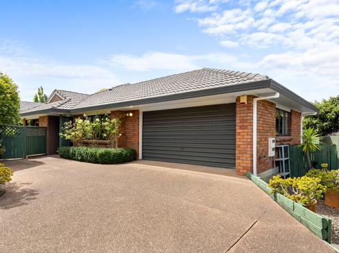 3/6 Kookaburra Place, Botany Downs