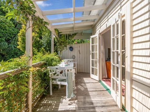 24 Pohutukawa Road, Beachlands