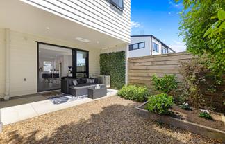 8 Whakahui Lane, Mangere Bridge