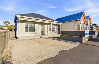 8 East Avenue, Saint Kilda