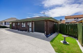 2/3 West Street, Papakura