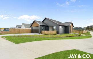 2 Karahui Road, Clevedon