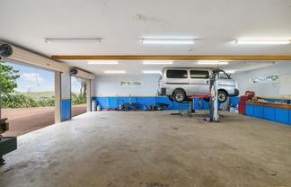 1966 Awhitu Road, Pollok